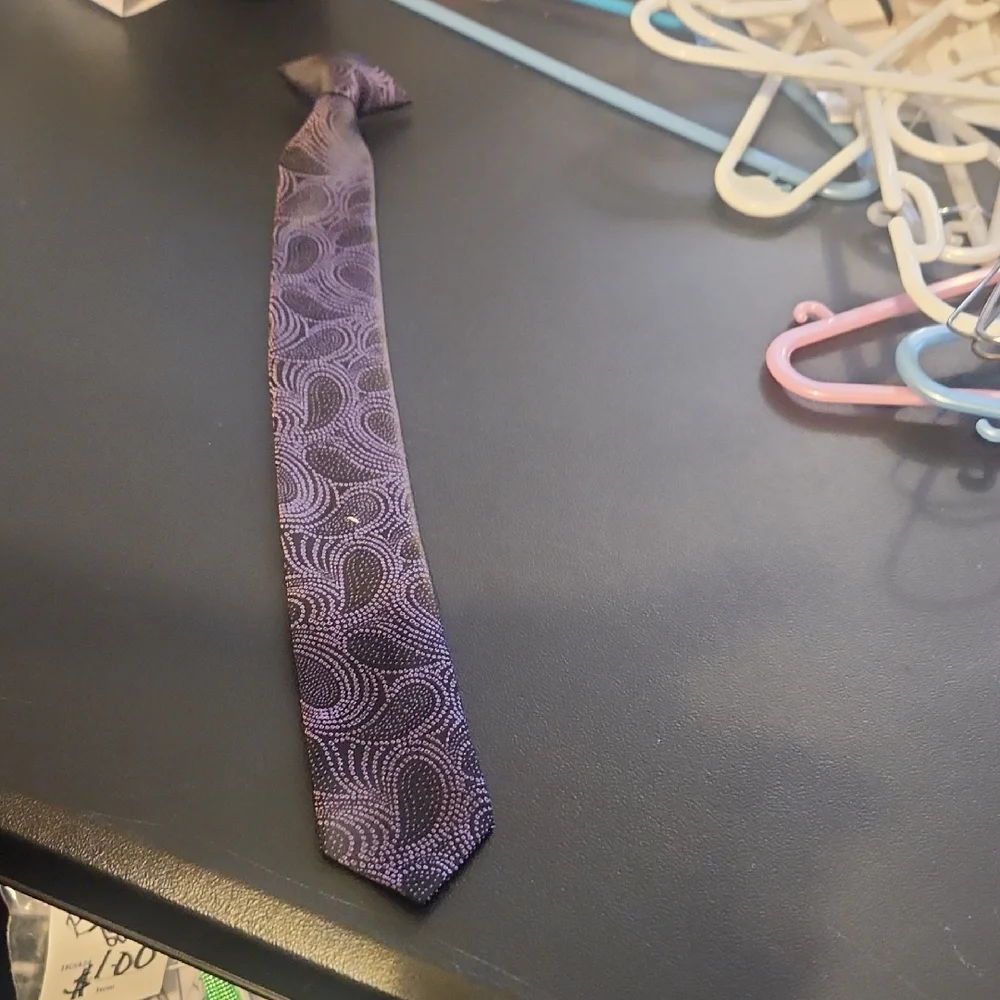 Elegant Kids Clip Purple Paisley Tie